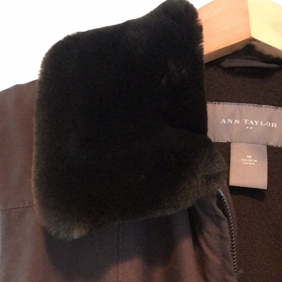 Brown vest with faux fur collar - Picture 3 of 4